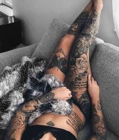 kobieta z tatuażami na całym ciele