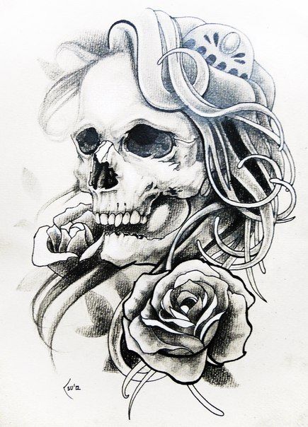 czaszka i róża tatuaże wzory