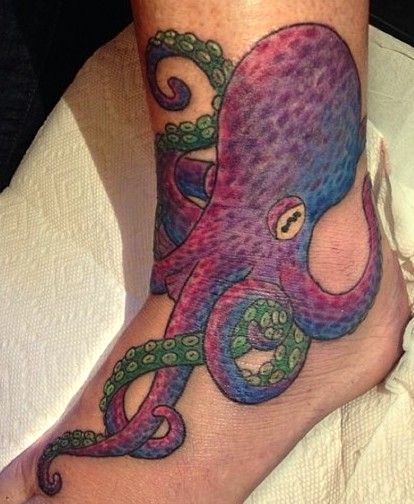 ośmiornica tatuaż na kostce