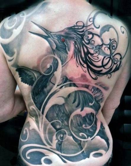 duży ptak na plecach