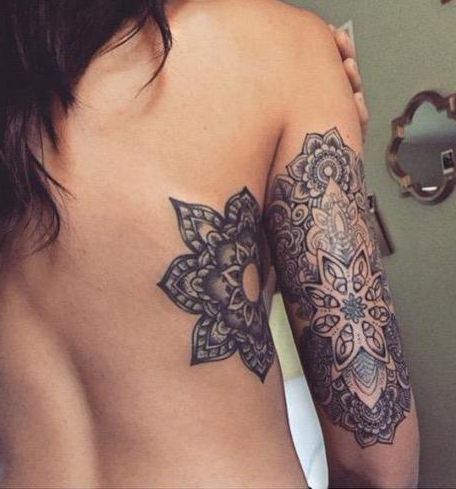 tatuaże wzory dla kobiety na ręce i żebrach