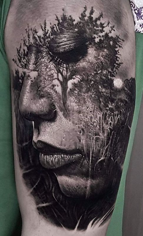 drzewa na twarzy - iluzja tatuaż