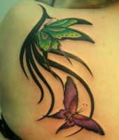 motyle na łopatce tatuaże