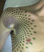 kropki spirala tatuaż