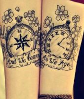 tatuaże dla par, kompas i zegar