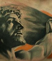 Jezus w koronie tatuaż