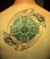 krzyż celtycki tatuaż