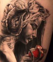 kobieta diabeł tatuaż