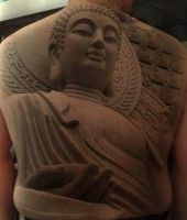 buda duży tatuaż na plecach