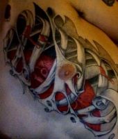 serce i żebra tatuaże