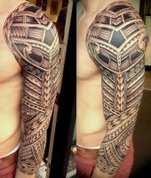 fajny tatuaż na ramieniu