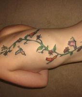 tatuaże motyle na żebrach i plecach