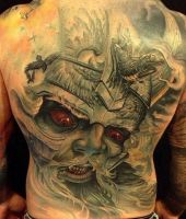 twarz niesamowity tatuaż na plecach
