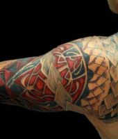 tatuaże na ramieniu