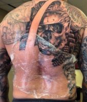 niesamowity tatuaż na plcach