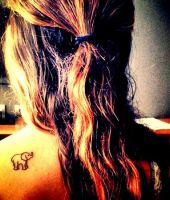 tatuaże słonie na łopatce