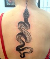 tatuaże damskie na plecach 4419