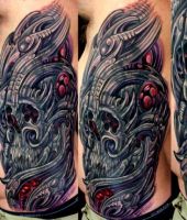 tatuaże biomechaniczne