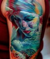 kobieta z żółwiem