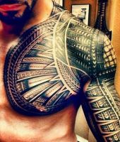 plemienne tatuaże dla mężczyzn