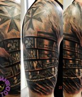 pancerz tatuaż na ramieniu 2