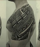 samoa tatuaż na ramieniu