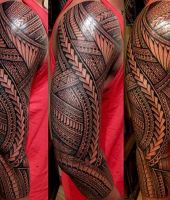 sama tatuaże na ramieniu