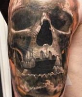 niesamowite tatuaże czaszki