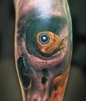 motyl i czaszka tatuaże realistyczne