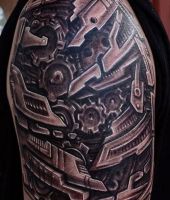 tatuaże biomechaniczne męskie