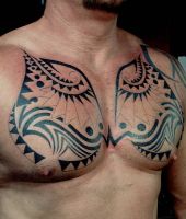 wzory tatuaży na klatkę piersiową dla mężczyzny