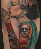 tatuaż kobiety z tatuażem