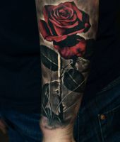 róża tatuaż
