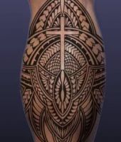 wzór tatuażu na łydce