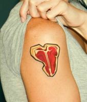 stek tatuaż na ramieniu