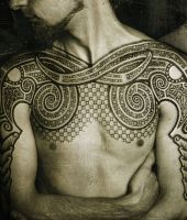 tatuaże wzory na klatce piersiowej