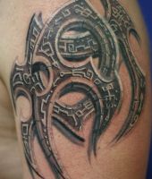 zdobiony tribal 3d tatuaż