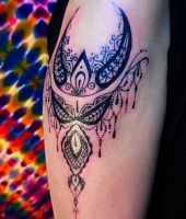 wzory tatuaży na ramieniu dla kobiety