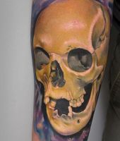 ludzka żółta czaszka