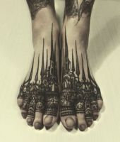 miasto katedra tatuaże na stopach