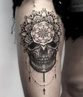 czaszka i wzór tatuażu