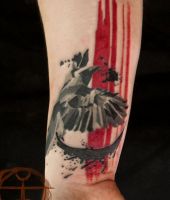 kruk abstrakcyjny tatuaż