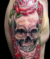 czaszka z różami czerwonymi
