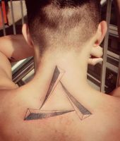 symetryczne wzory tatuaży trójkąty