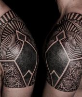 tribale męśkie wzory tatuaży