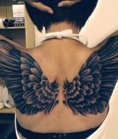 skrzydła tatuaże na łopatkach