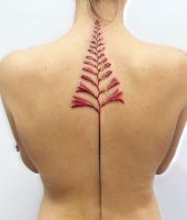 kwiaty dzwonki tatuaże n plecach