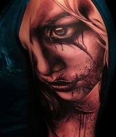 demoniczna twarz kobiety