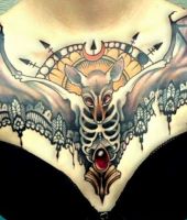 szkielet nietoperza tatuaże na klatce piersiowej