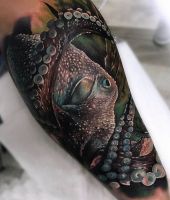 piękny tatuaż z ośmiornicą